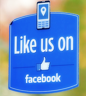 Read more about the article Facebook set eyes on professional networking website